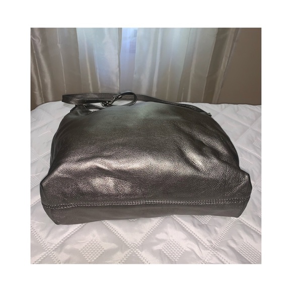 Michael Kors MK Leather EUC crossbody/shoulder bag. - Picture 8 of 9